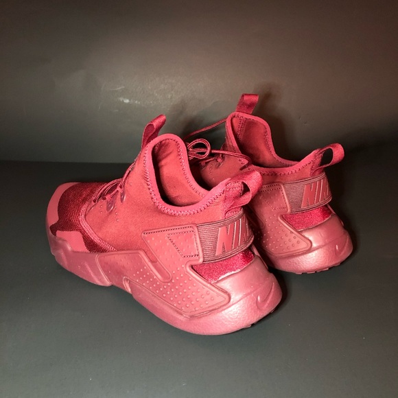 Nike Shoes - Nike Huaraches